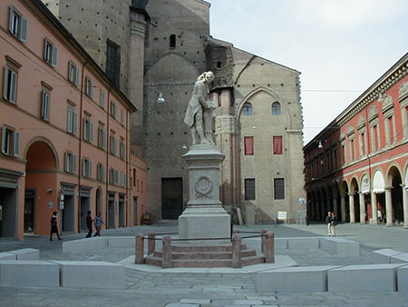 Piazza Galvani