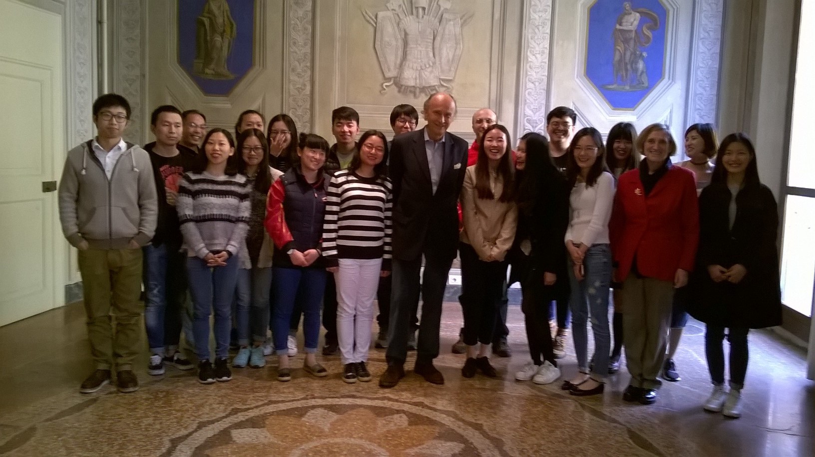 Ambasciatore e studenti di Accademia Eurasia