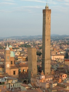 Bologna Due-Torri